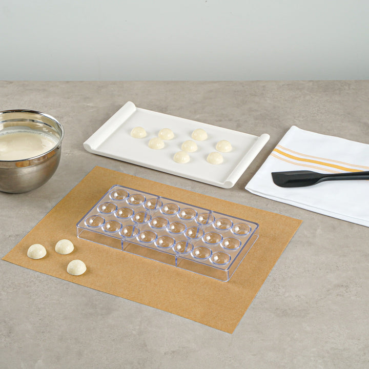 Restaurantware Pastry Tek 24-Compartment Soccer Ball Candy & Chocolate Molds, Polycarbonate - Restaurant Equipment and Smallwares - Canadian Distribution - Ships Free Within Canada on Orders Above CAD $199