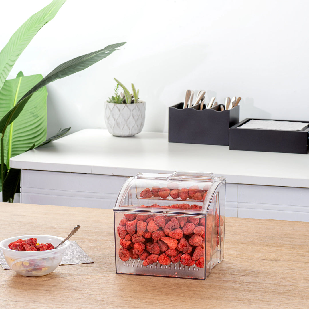 Restaurantware Met Lux 1.50 Gallon Topping Bin, Clear, Plastic, 7.75 x 6.75 x 7.75 Inch, with Scoop - Restaurant Equipment and Smallwares - Canadian Distribution - Ships Free Within Canada on Orders Above CAD $199