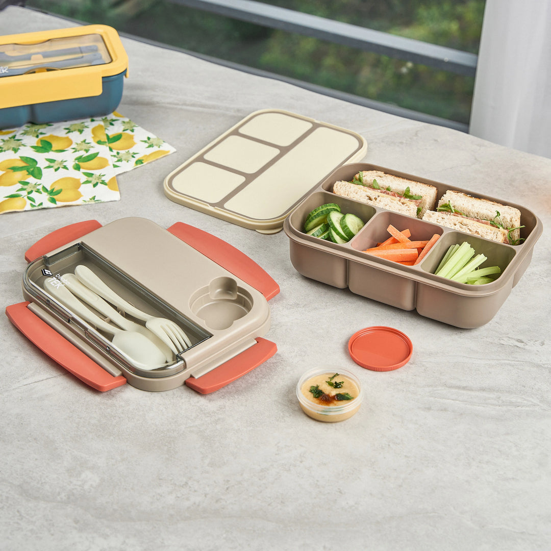 Restaurantware Bento Tek 44 Ounce Microwave-Safe Lunch Boxes, Brown & Orange, 9 x 6.50 x 3.25 Inch, with Utensils - Restaurant Equipment and Smallwares - Canadian Distribution - Ships Free Within Canada on Orders Above CAD $199