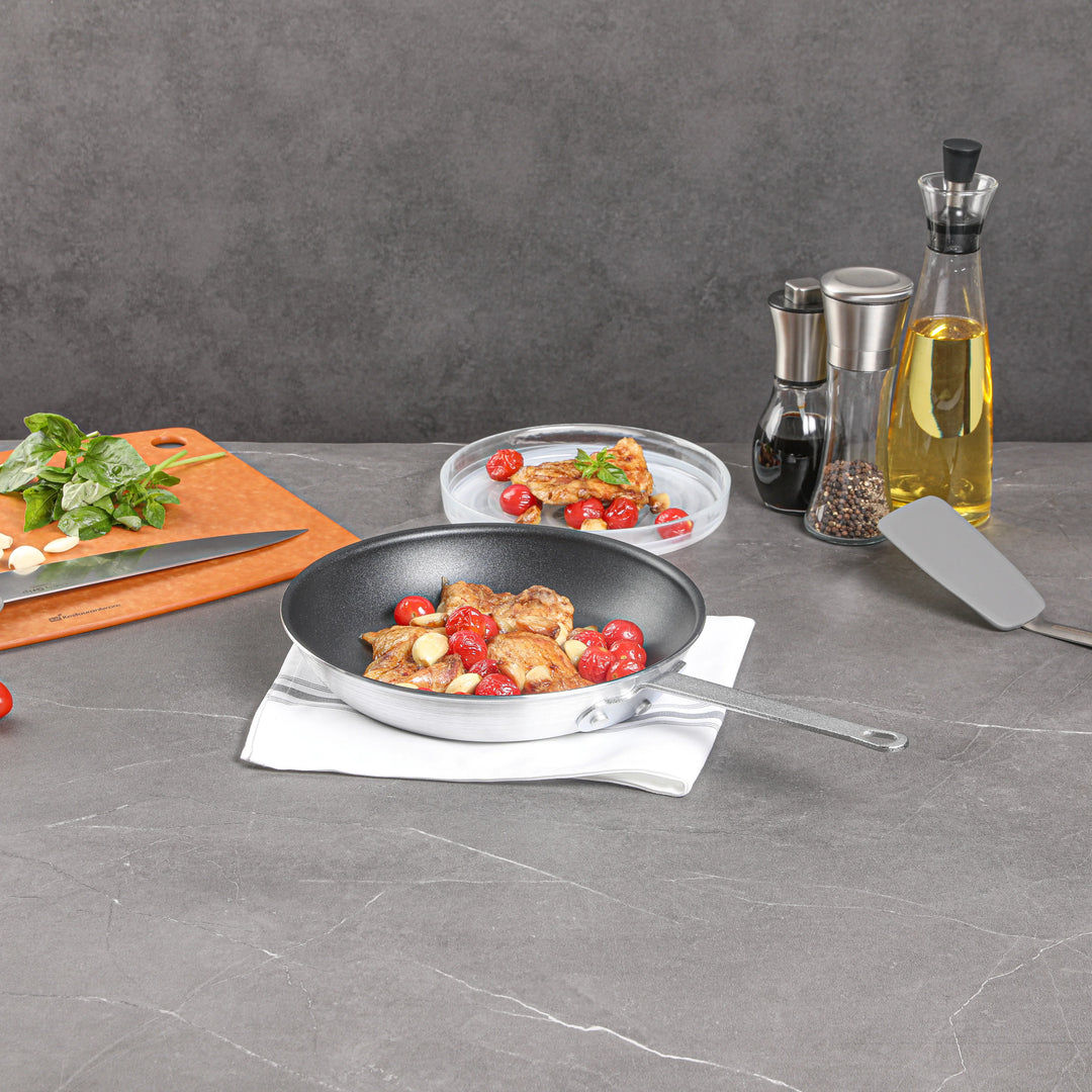 Restaurantware Met Lux 10 Inch Non-Stick Fry Pans, Aluminum - Restaurant Equipment and Smallwares - Canadian Distribution - Ships Free Within Canada on Orders Above CAD $199
