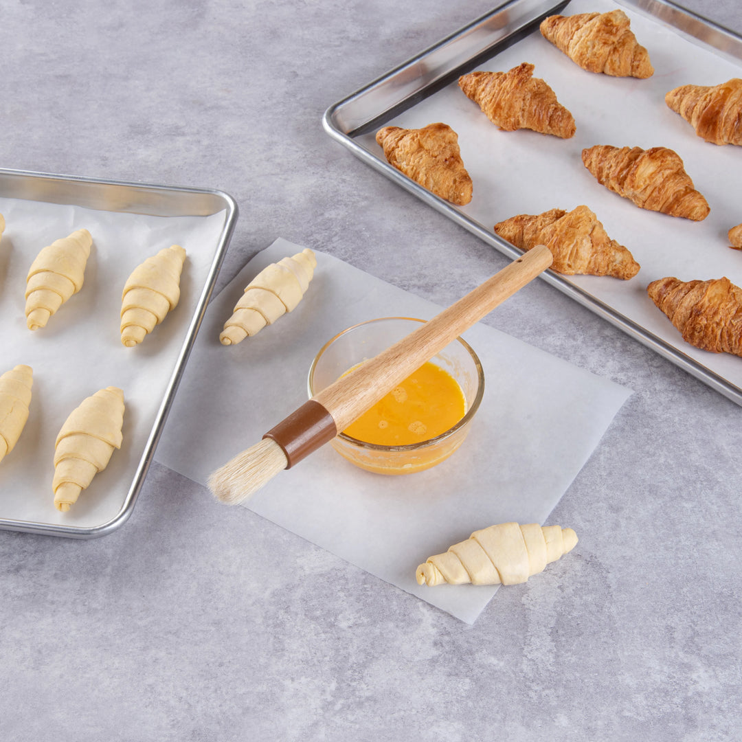 Restaurantware Pastry Tek 12In Natural Wood Pastry Brush, With Boar Bristle, 1In Wide - Restaurant Equipment and Smallwares - Canadian Distribution - Ships Free Within Canada on Orders Above CAD $199