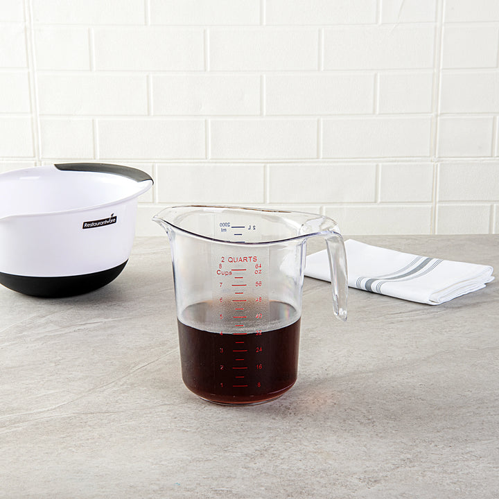 Restaurantware RW Base 2Qt Clear Plastic Measuring Cup, 7.75 x 6 x 7.50In - Restaurant Equipment and Smallwares - Canadian Distribution - Ships Free Within Canada on Orders Above CAD $199