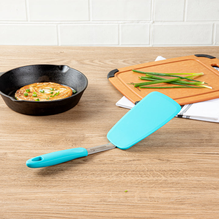 Restaurantware Comfy Grip 13.25In Solid Turner, Turquoise, Silicone - Restaurant Equipment and Smallwares - Canadian Distribution - Ships Free Within Canada on Orders Above CAD $199