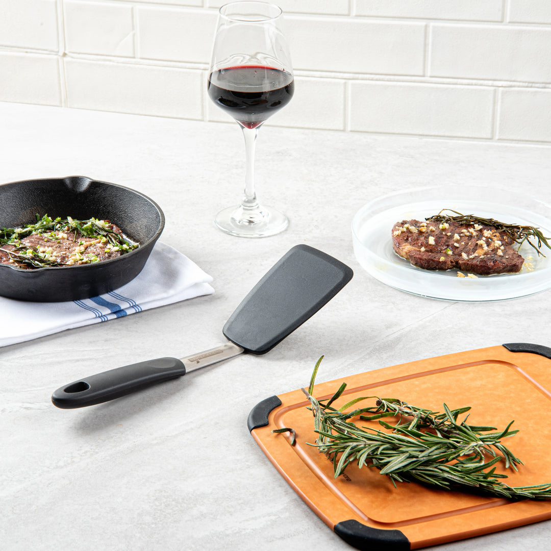 Restaurantware Comfy Grip 12In Solid Turner, Black, Silicone - Restaurant Equipment and Smallwares - Canadian Distribution - Ships Free Within Canada on Orders Above CAD $199