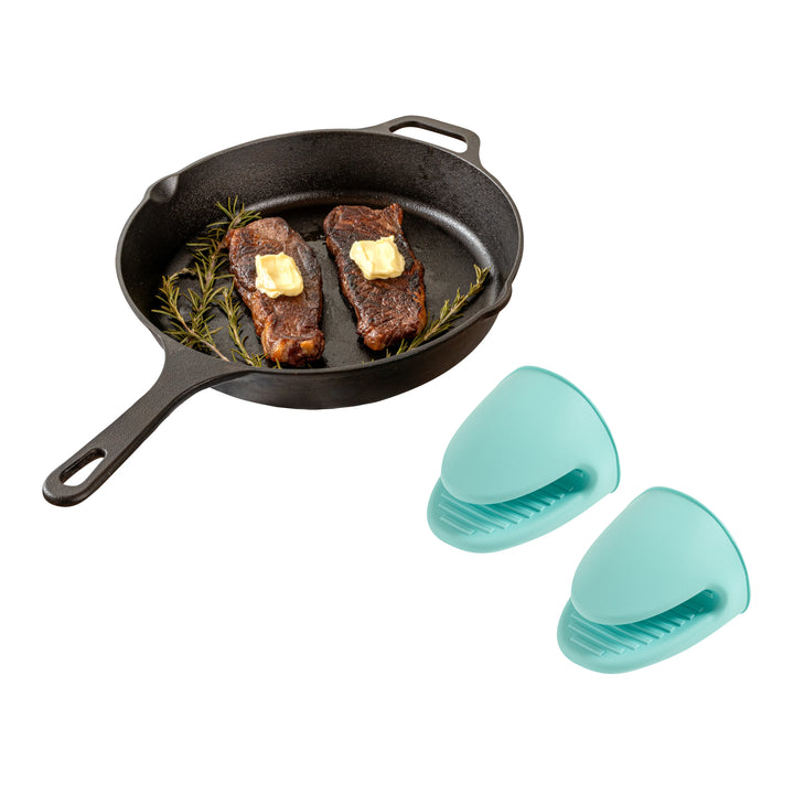 Restaurantware Comfy Grip Turquoise SIlicone Oven Mitt Set, Heat-Resistant, 4.25 x 3.50 x 4.25In - Restaurant Equipment and Smallwares - Canadian Distribution - Ships Free Within Canada on Orders Above CAD $199