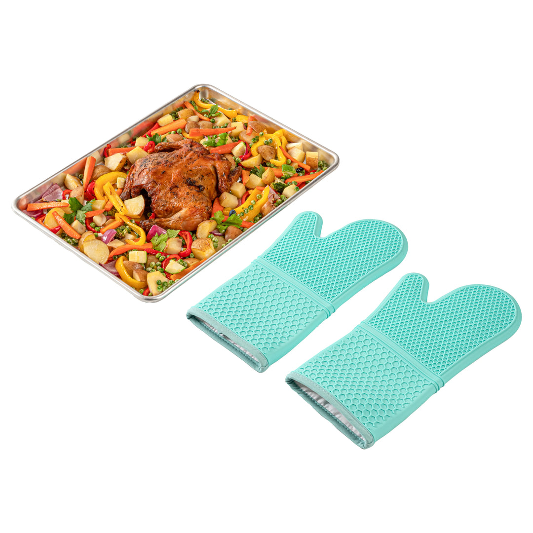 Restaurantware Comfy Grip Turquoise SIlicone Oven Mitt Set, Heat-Resistant, 14 x 7.25 x 1.50In - Restaurant Equipment and Smallwares - Canadian Distribution - Ships Free Within Canada on Orders Above CAD $199