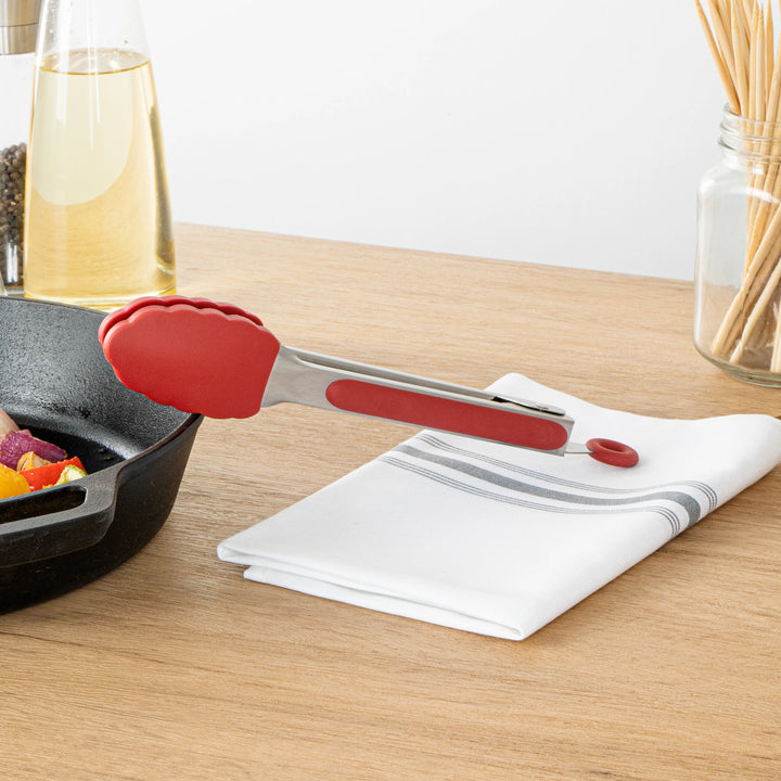 Restaurantware Met Lux Red Stainless Steel Scalloped Tong, 9 x 1.50 x 1In - Restaurant Equipment and Smallwares - Canadian Distribution - Ships Free Within Canada on Orders Above CAD $199