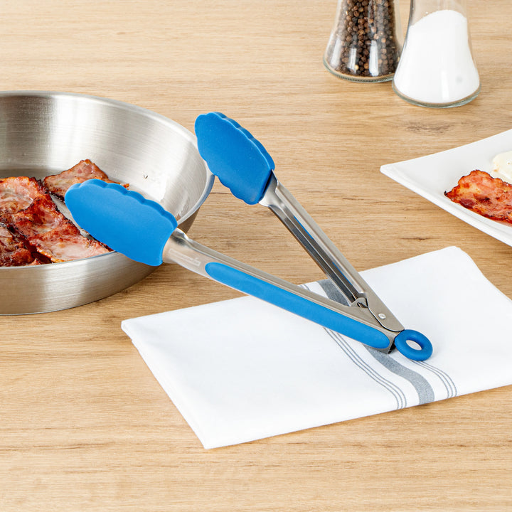 Restaurantware Met Lux Blue Stainless Steel Scalloped Tong, 9 x 1.50 x 1In - Restaurant Equipment and Smallwares - Canadian Distribution - Ships Free Within Canada on Orders Above CAD $199