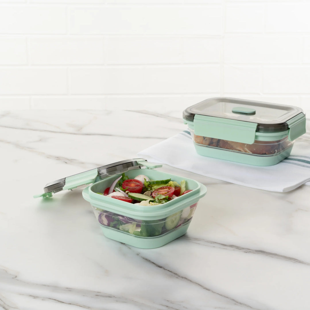 Restaurantware Fresh Hero 17 Ounce Airtight Collapsible Food Storage Containers, Green, Silicone, 5.50 x 5.50 x 2.75 Inch, includes Vented Lid - Restaurant Equipment and Smallwares - Canadian Distribution