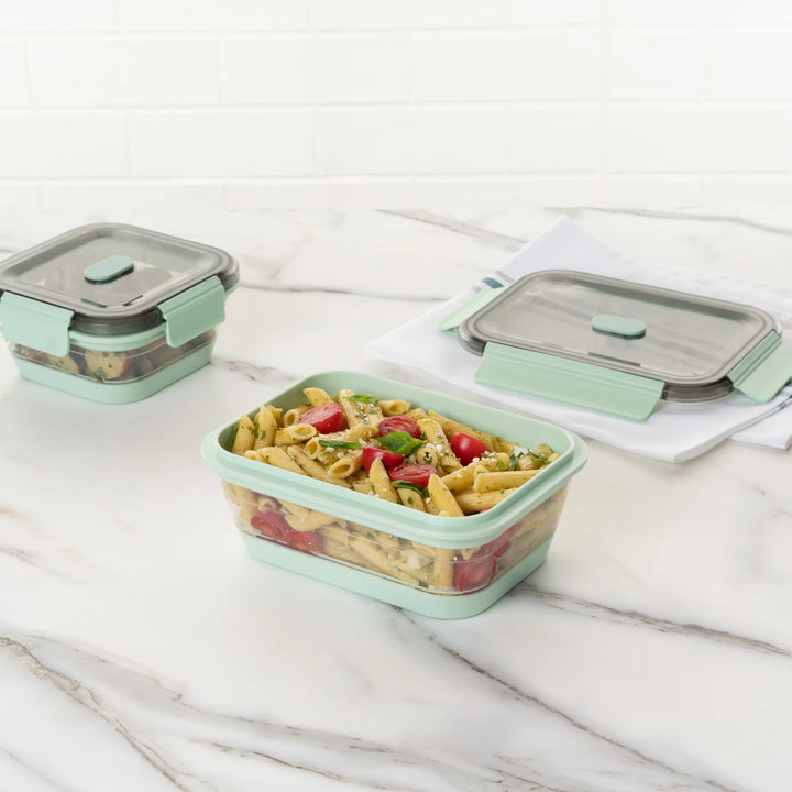 Restaurantware Fresh Hero 40 Ounce Airtight Collapsible Food Storage Containers, Green, Silicone, 8.25 x 6 x 3 Inch, includes Vented Lid - Restaurant Equipment and Smallwares - Canadian Distribution - Ships Free Within Canada on Orders Above CAD $199