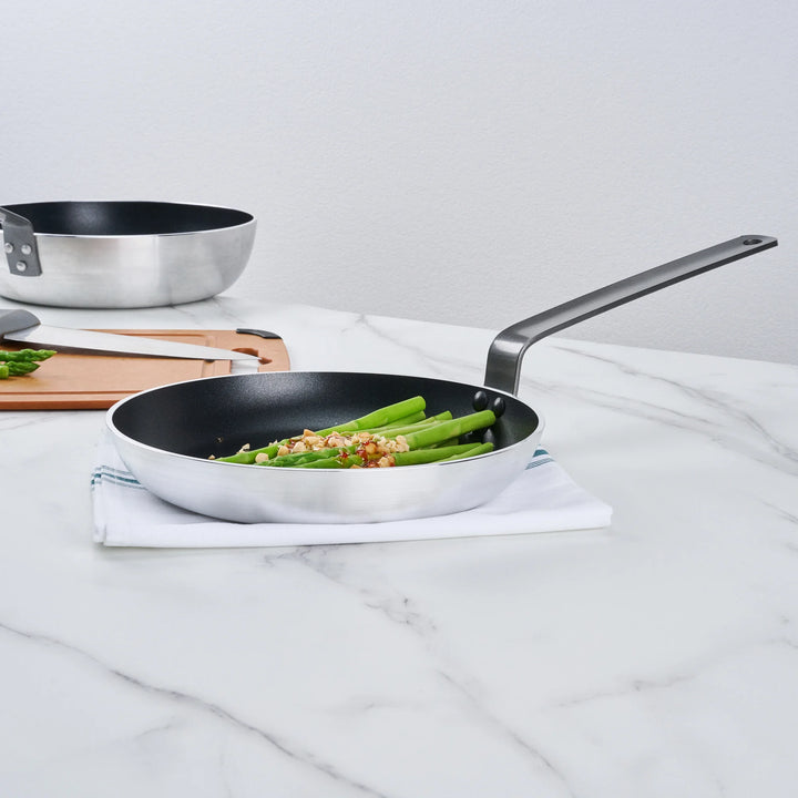 Restaurantware Met Lux 10 Inch Non-Stick Heavy-Duty Induction Ready Fry Pans, Aluminum - Restaurant Equipment and Smallwares - Canadian Distribution - Ships Free Within Canada on Orders Above CAD $199