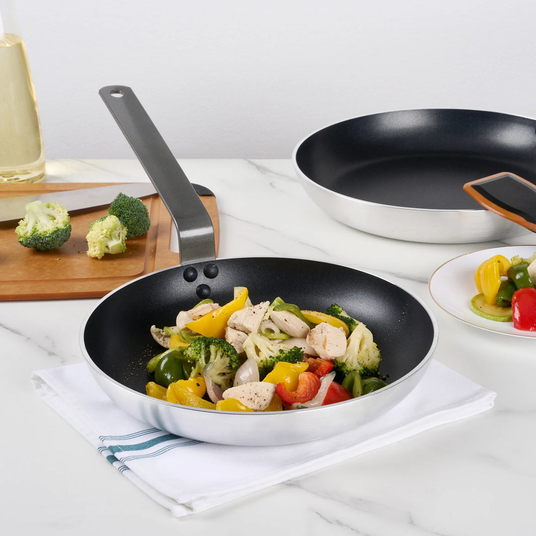 Restaurantware Met Lux 11 Inch Non-Stick Heavy-Duty Induction Ready Fry Pans, Aluminum - Restaurant Equipment and Smallwares - Canadian Distribution - Ships Free Within Canada on Orders Above CAD $199