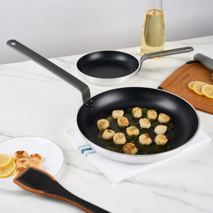 Restaurantware Met Lux 12 Inch Non-Stick Heavy-Duty Induction Ready Fry Pans, Aluminum - Restaurant Equipment and Smallwares - Canadian Distribution - Ships Free Within Canada on Orders Above CAD $199