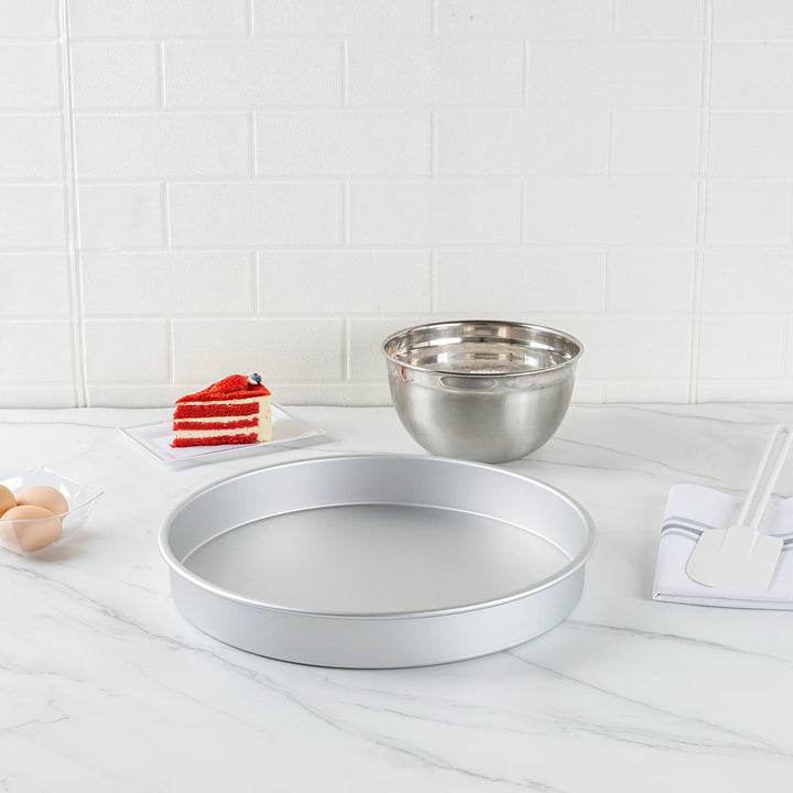 Restaurantware Met Lux 14 x 14 x 2 Inch Cake Pans, Aluminum, Round, Straight-Sided - Restaurant Equipment and Smallwares - Canadian Distribution - Ships Free Within Canada on Orders Above CAD $199