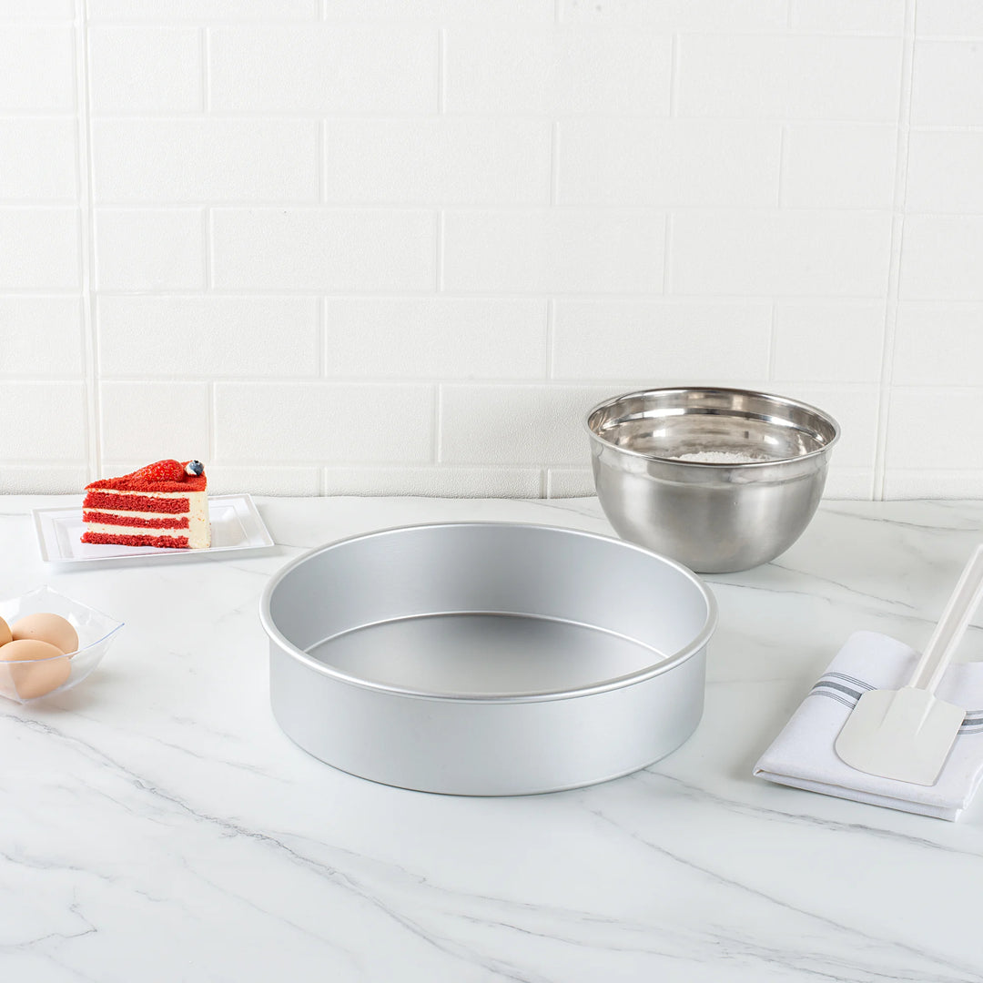 Restaurantware Met Lux 12 x 12 x 3 Inch Cake Pans, Aluminum, Round, Straight-Sided - Restaurant Equipment and Smallwares - Canadian Distribution - Ships Free Within Canada on Orders Above CAD $199