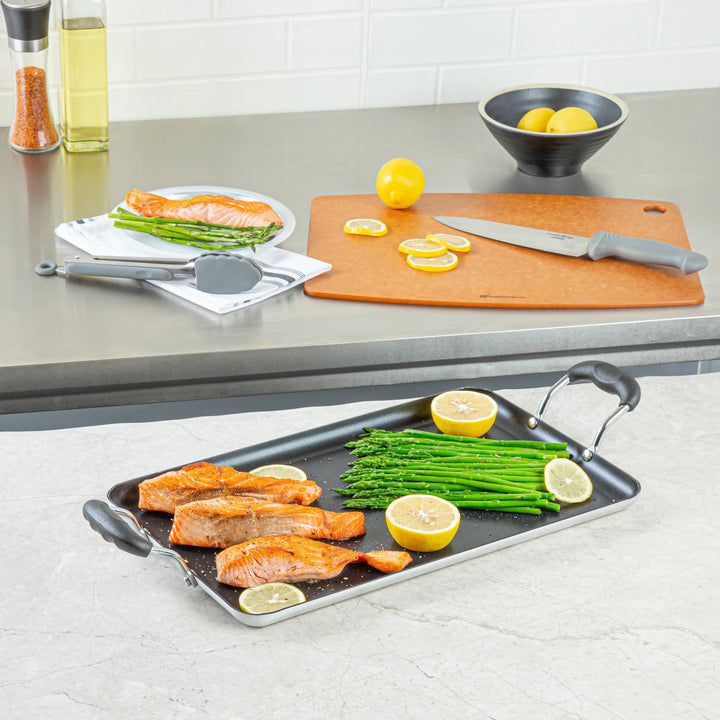 Restaurantware Met Lux 16.50 x 10.50 Inch Non-Stick Double-Burner Griddles, Bakelite Handles, Aluminum - Restaurant Equipment and Smallwares - Canadian Distribution - Ships Free Within Canada on Orders Above CAD $199