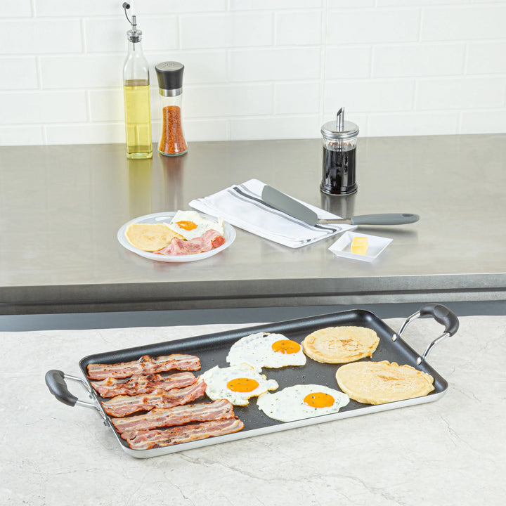 Restaurantware Met Lux 19 x 11.75 Inch Non-Stick Double-Burner Griddles, Bakelite Handles, Aluminum - Restaurant Equipment and Smallwares - Canadian Distribution - Ships Free Within Canada on Orders Above CAD $199