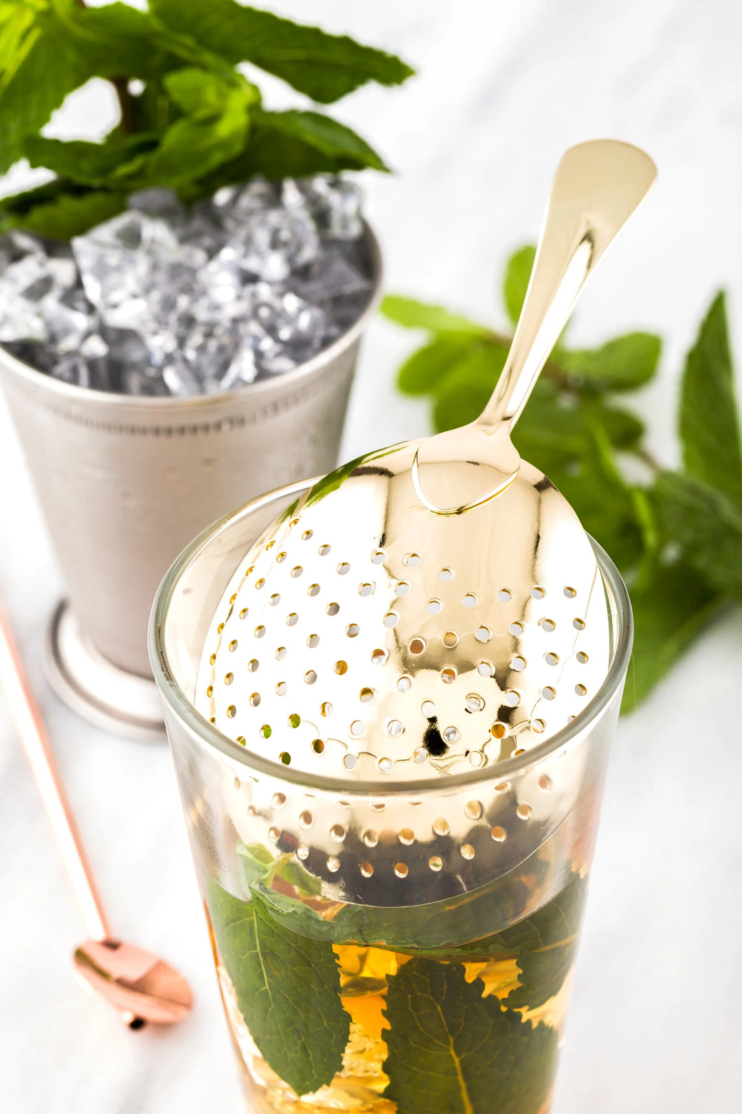 Restaurantware Bar Lux 6.5In Gold Plated Julep Strainer - Restaurant Equipment and Smallwares - Canadian Distribution - Ships Free Within Canada on Orders Above CAD $199
