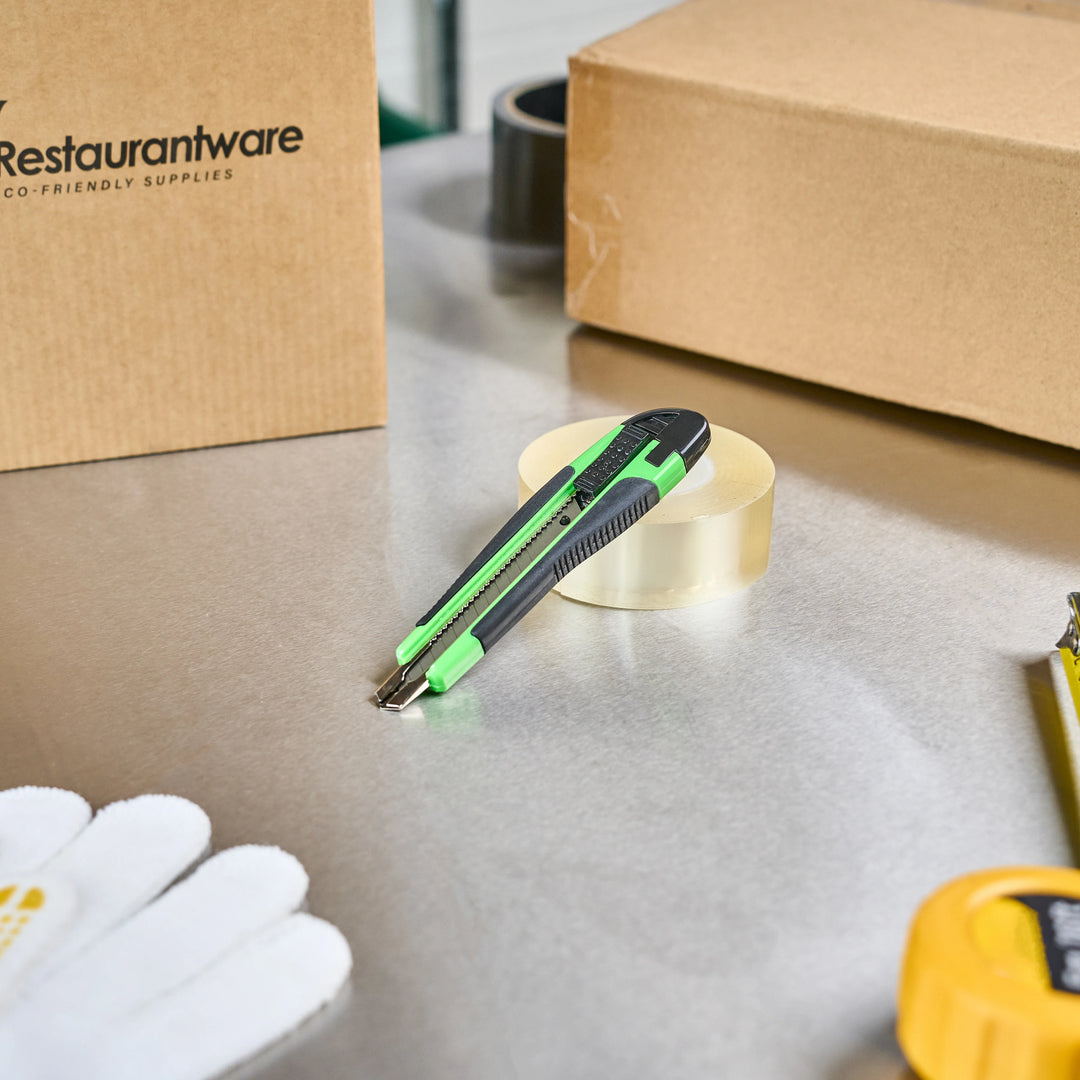 Restaurantware Utility Knives, Snap Off Blade, Green, Anti-Slip Handle, 5.25 Inch - Restaurant Equipment and Smallwares - Canadian Distribution - Ships Free Within Canada on Orders Above CAD $199