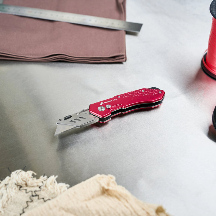 Restaurantware Heavy-Duty Folding Utility Knives, Quick Change Lock-Back, Red, 6.75 Inch - Restaurant Equipment and Smallwares - Canadian Distribution - Ships Free Within Canada on Orders Above CAD $199