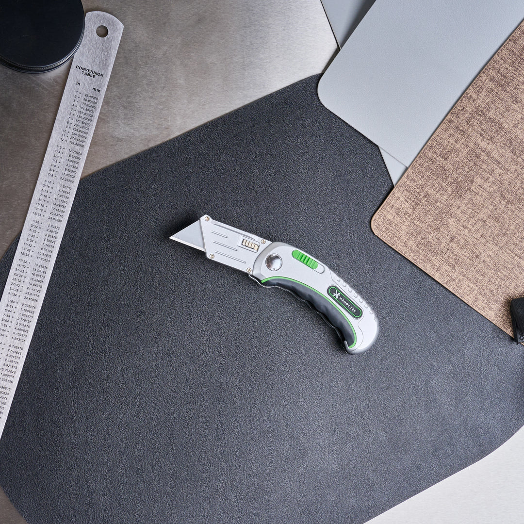 Restaurantware Heavy-Duty Folding Utility Knives, Quick Change Lock-Back, Silver, 6.50 Inch - 1 Unit/Each, 6 Eaches/Case - Restaurant Equipment and Smallwares - Canadian Distribution - Ships Free Within Canada on Orders Above CAD $199