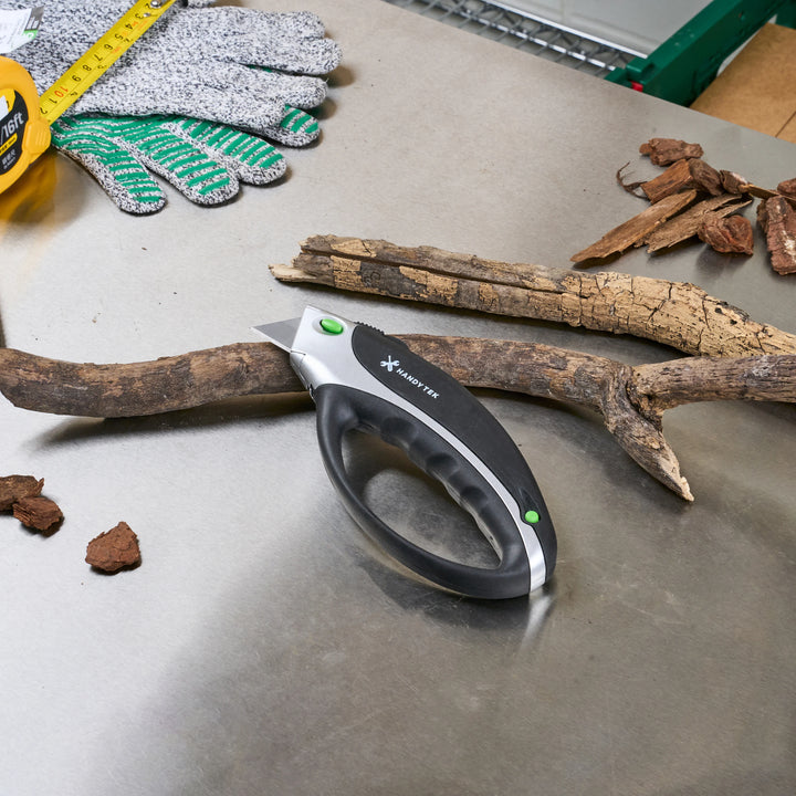 Restaurantware Heavy-Duty Utility Knives, Quick Change, Black, 6.75 Inch - Restaurant Equipment and Smallwares - Canadian Distribution - Ships Free Within Canada on Orders Above CAD $199