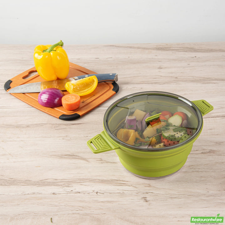 Restaurantware Hi Tek 2.50 Liter Collapsible Pots, Green, Silicone, 12.50 x 8.75 x 4.75 Inch, includes Lid - Restaurant Equipment and Smallwares - Canadian Distribution - Ships Free Within Canada on Orders Above CAD $199