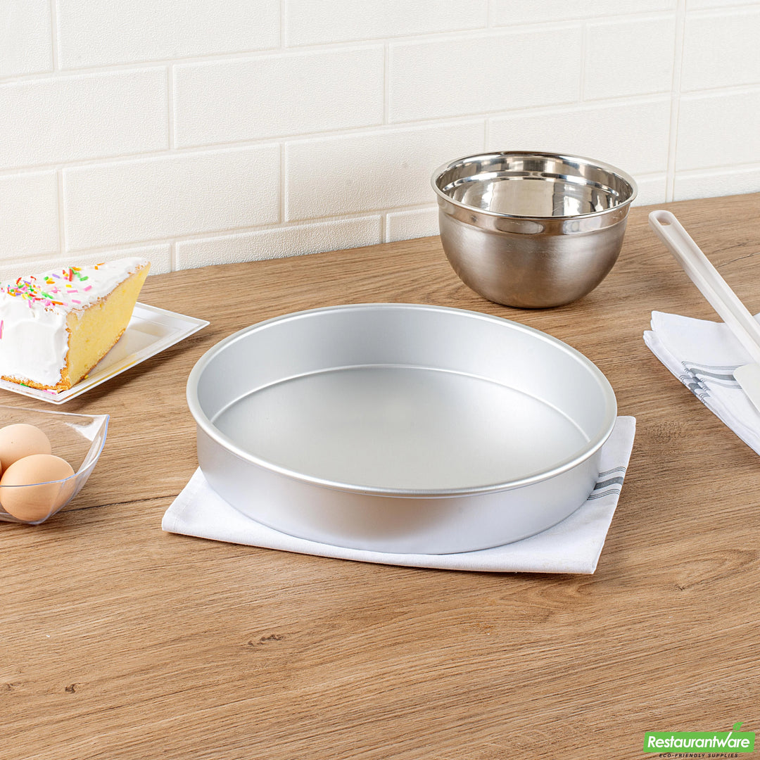 Restaurantware Met Lux 11 x 11 x 2 Inch Cake Pans, Aluminum, Round, Straight-Sided - Restaurant Equipment and Smallwares - Canadian Distribution - Ships Free Within Canada on Orders Above CAD $199