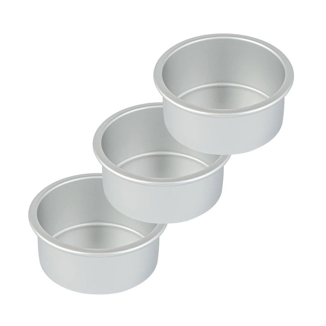 Restaurantware Met Lux 4 x 4 x 2 Inch Cake Pan, Aluminum, Round, Straight-Sided - Restaurant Equipment and Smallwares - Canadian Distribution - Ships Free Within Canada on Orders Above CAD $199