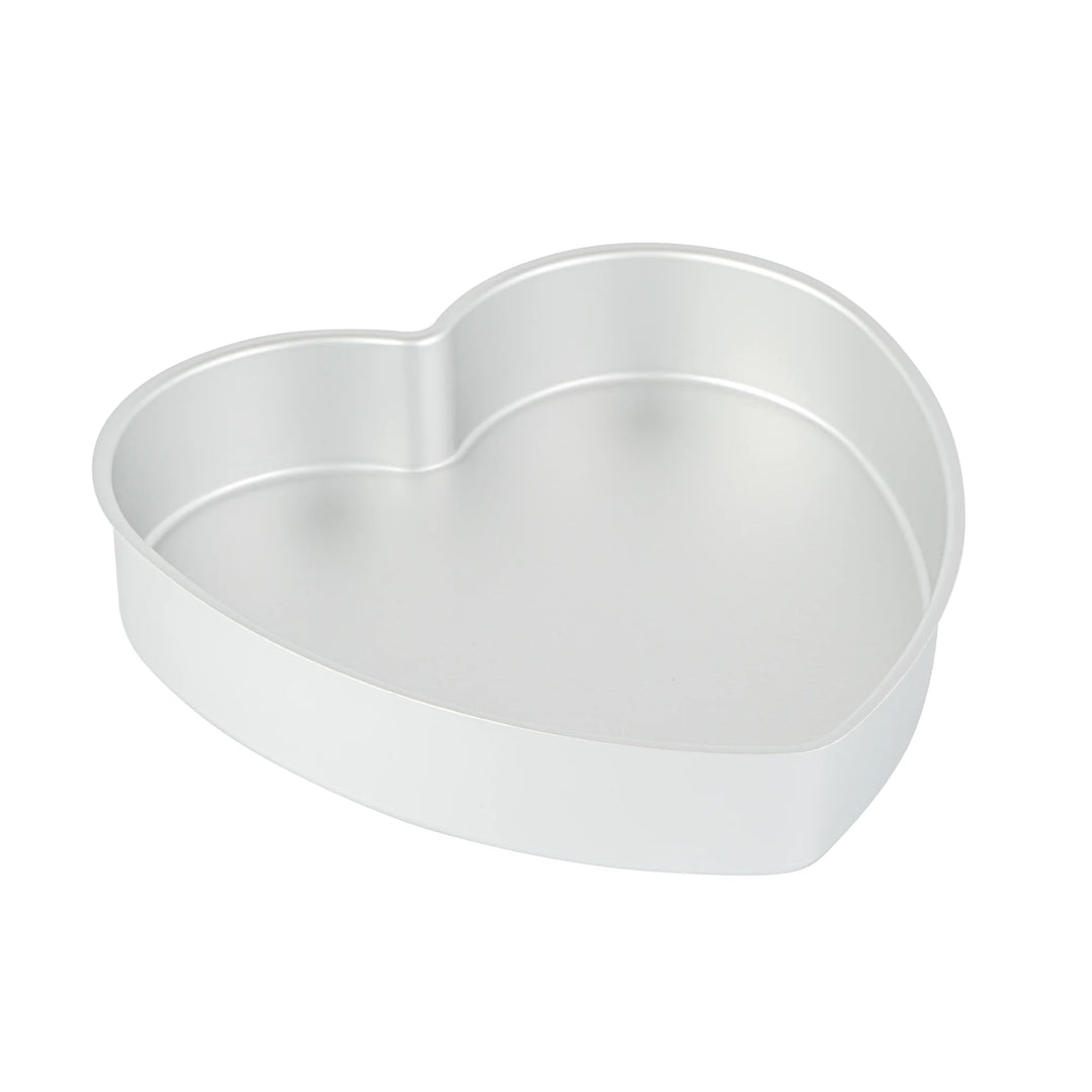 Restaurantware Met Lux 10 x 10 x 2 Inch Cake Pan, Aluminum, Heart-Shaped - Restaurant Equipment and Smallwares - Canadian Distribution