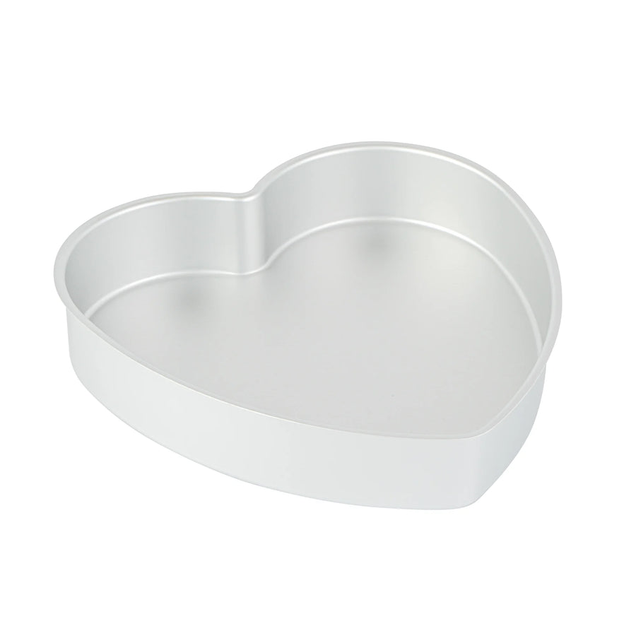 Restaurantware Met Lux 10 x 10 x 2 Inch Cake Pan, Aluminum, Heart-Shaped - Restaurant Equipment and Smallwares - Canadian Distribution