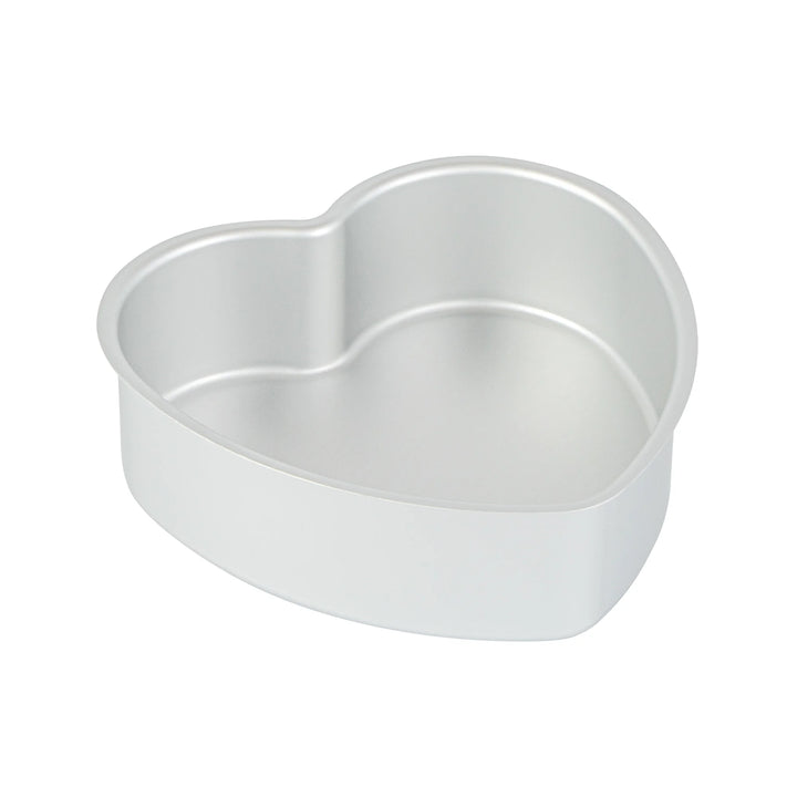 Restaurantware Met Lux 6 x 6 x 2 Inch Cake Pan, Aluminum, Heart-Shaped - Restaurant Equipment and Smallwares - Canadian Distribution