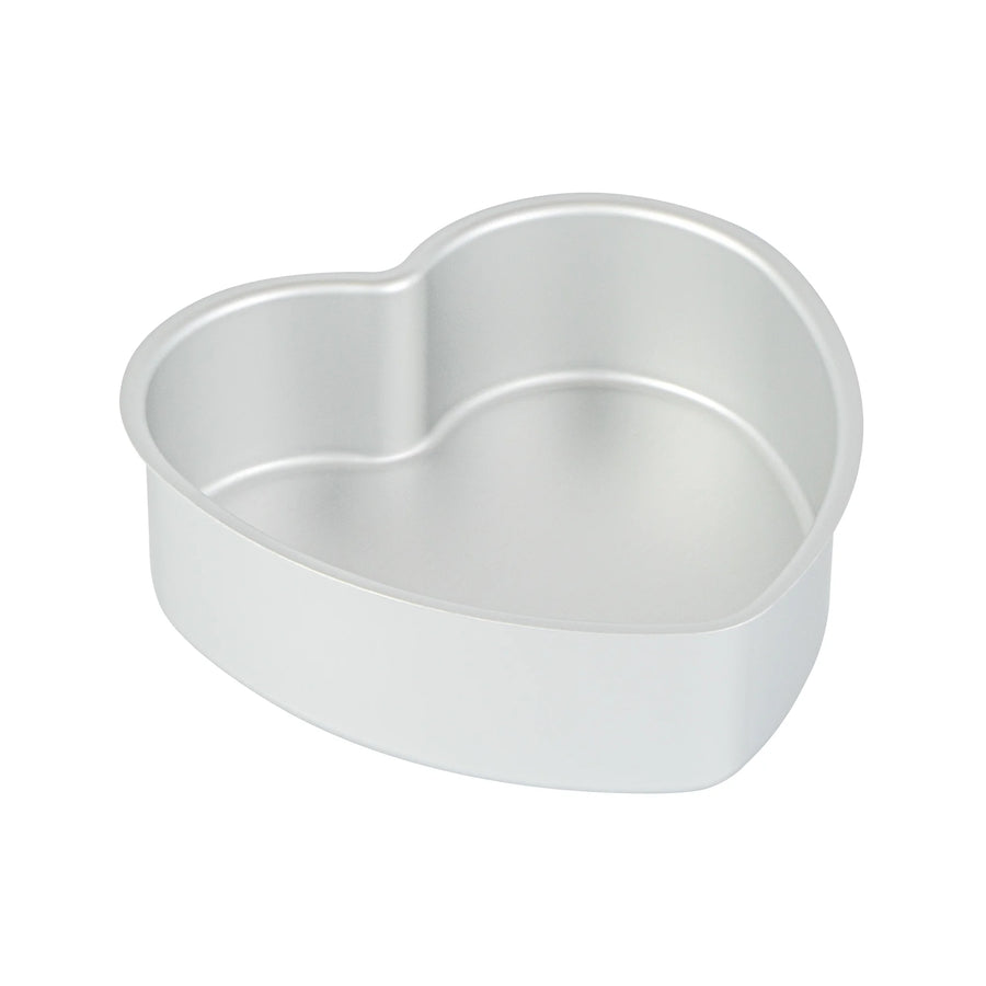 Restaurantware Met Lux 6 x 6 x 2 Inch Cake Pan, Aluminum, Heart-Shaped - Restaurant Equipment and Smallwares - Canadian Distribution