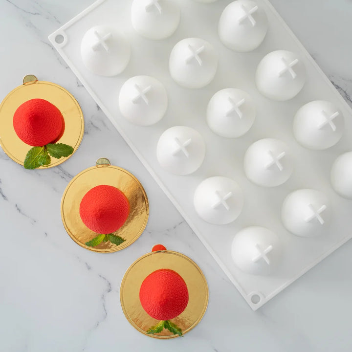 Restaurantware Pastry Tek 15-Compartment Silicone Strawberry Mold - Restaurant Equipment and Smallwares - Canadian Distribution - Ships Free Within Canada on Orders Above CAD $199
