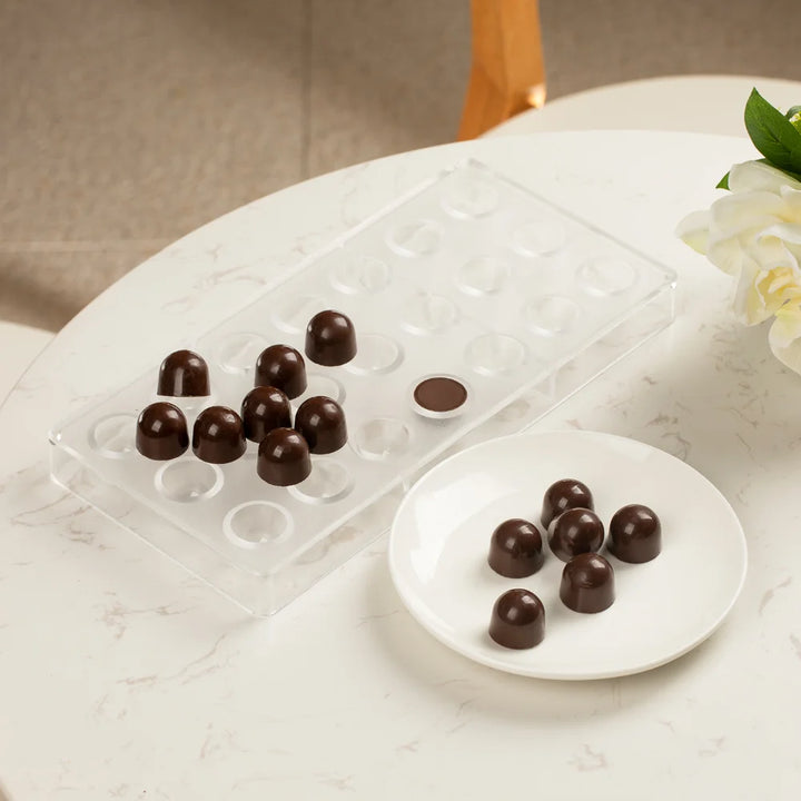 Restaurantware Pastry Tek 21-Compartment Half Sphere Candy & Chocolate Mold, Polycarbonate - Restaurant Equipment and Smallwares - Canadian Distribution - Ships Free Within Canada on Orders Above CAD $199