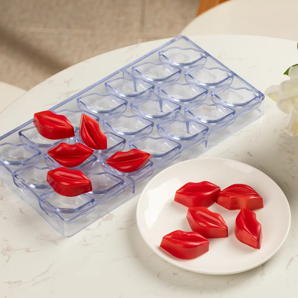 Restaurantware Pastry Tek 21-Compartment Lips Candy & Chocolate Mold, Polycarbonate - Restaurant Equipment and Smallwares - Canadian Distribution - Ships Free Within Canada on Orders Above CAD $199