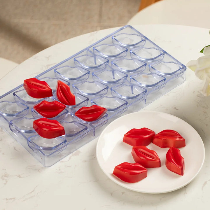 Restaurantware Pastry Tek 21-Compartment Lips Candy & Chocolate Mold, Polycarbonate - Restaurant Equipment and Smallwares - Canadian Distribution - Ships Free Within Canada on Orders Above CAD $199