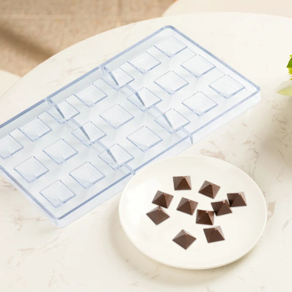 Restaurantware Pastry Tek 21-Compartment Pyramid Candy & Chocolate Mold, Polycarbonate - Restaurant Equipment and Smallwares - Canadian Distribution - Ships Free Within Canada on Orders Above CAD $199