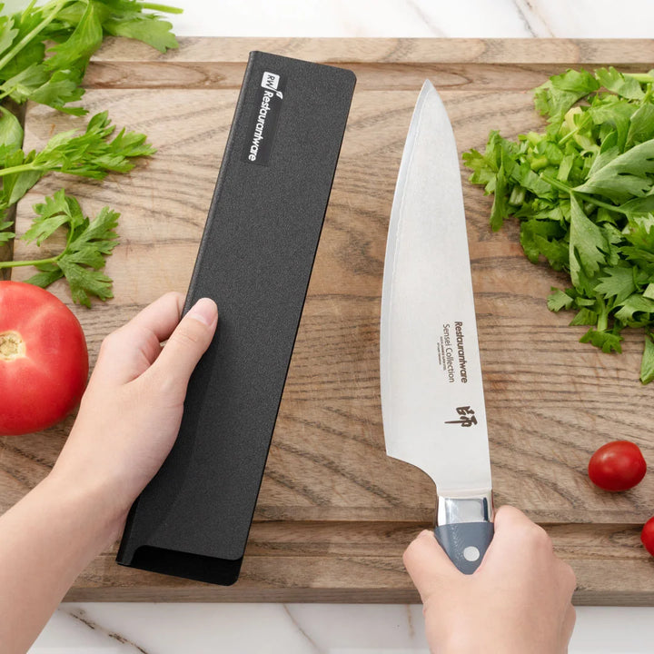 Restaurantware Sensei Black Plastic Knife Blade Guard Set, 8-Piece - Restaurant Equipment and Smallwares - Canadian Distribution - Ships Free Within Canada on Orders Above CAD $199