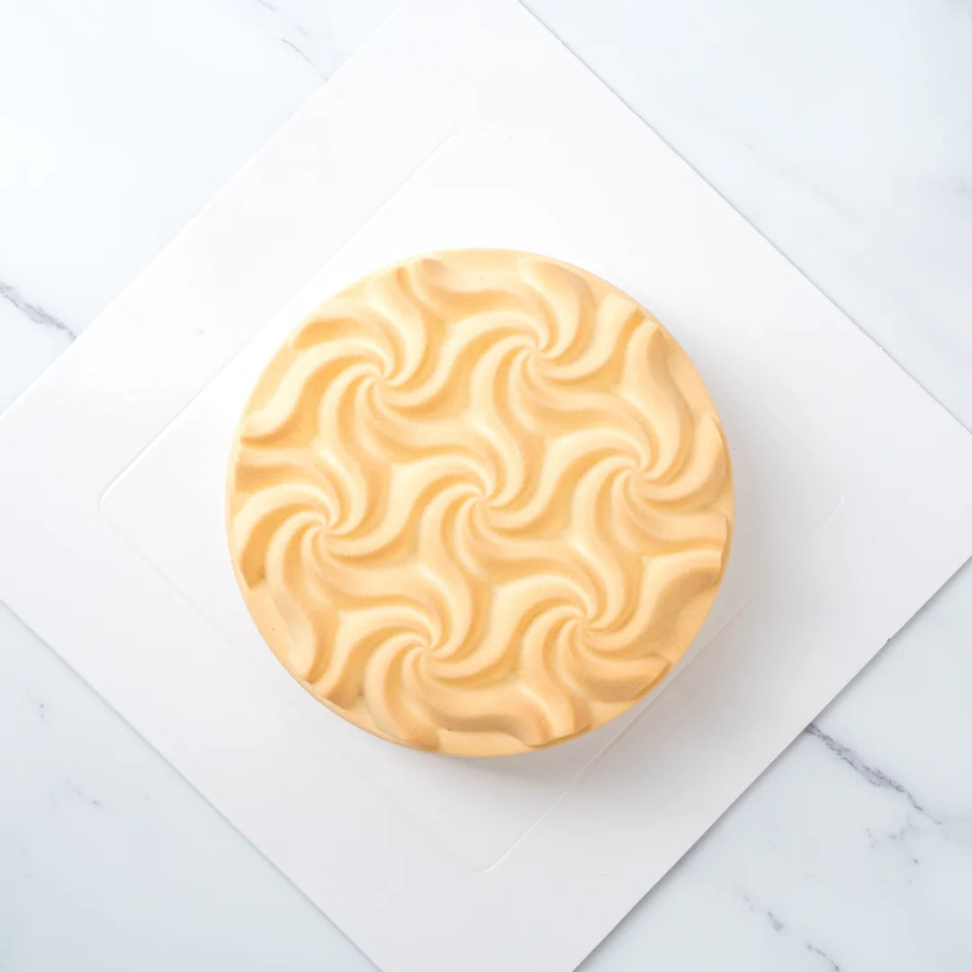 Restaurantware Pastry Tek Silicone Swirl Cake Baking Mold - Restaurant Equipment and Smallwares - Canadian Distribution - Ships Free Within Canada on Orders Above CAD $199
