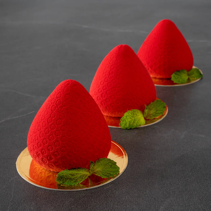 Restaurantware Pastry Tek 8-Compartment Silicone Strawberry Mold - Restaurant Equipment and Smallwares - Canadian Distribution - Ships Free Within Canada on Orders Above CAD $199