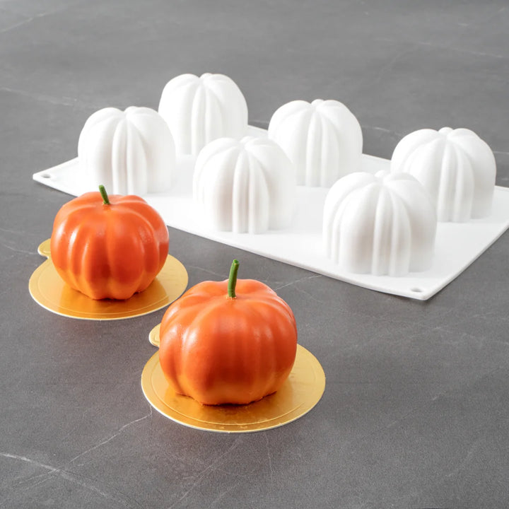 Restaurantware Pastry Tek 6-Compartment Silicone Pumpkin Molds - Restaurant Equipment and Smallwares - Canadian Distribution - Ships Free Within Canada on Orders Above CAD $199