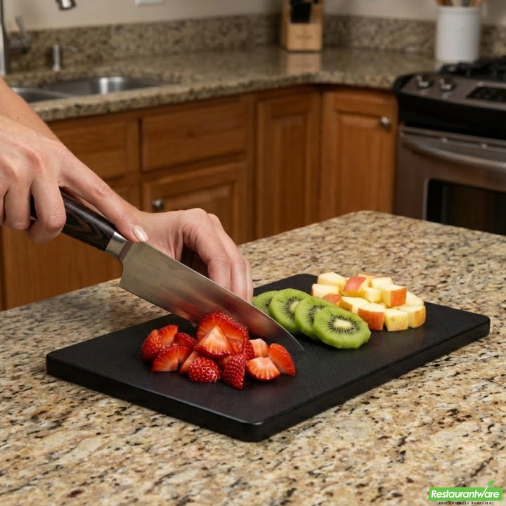 Restaurantware Bar Lux Professional Use Black Cutting Board, 6 X 10 Inch, Non-Slip - Restaurant Equipment and Smallwares - Canadian Distribution - Ships Free Within Canada on Orders Above CAD $199