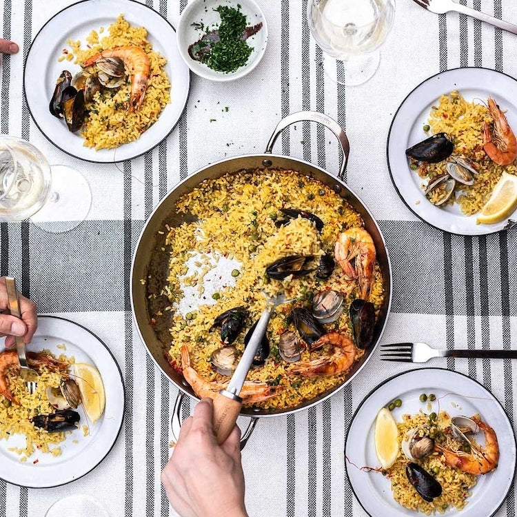 DE BUYER Mineral B Paella en acier carbone avec 2 poignées rivetées, 32 cm (12,5 po) - Distribution canadienne - Livraison gratuite au Canada pour les commandes de plus de 199 CAD