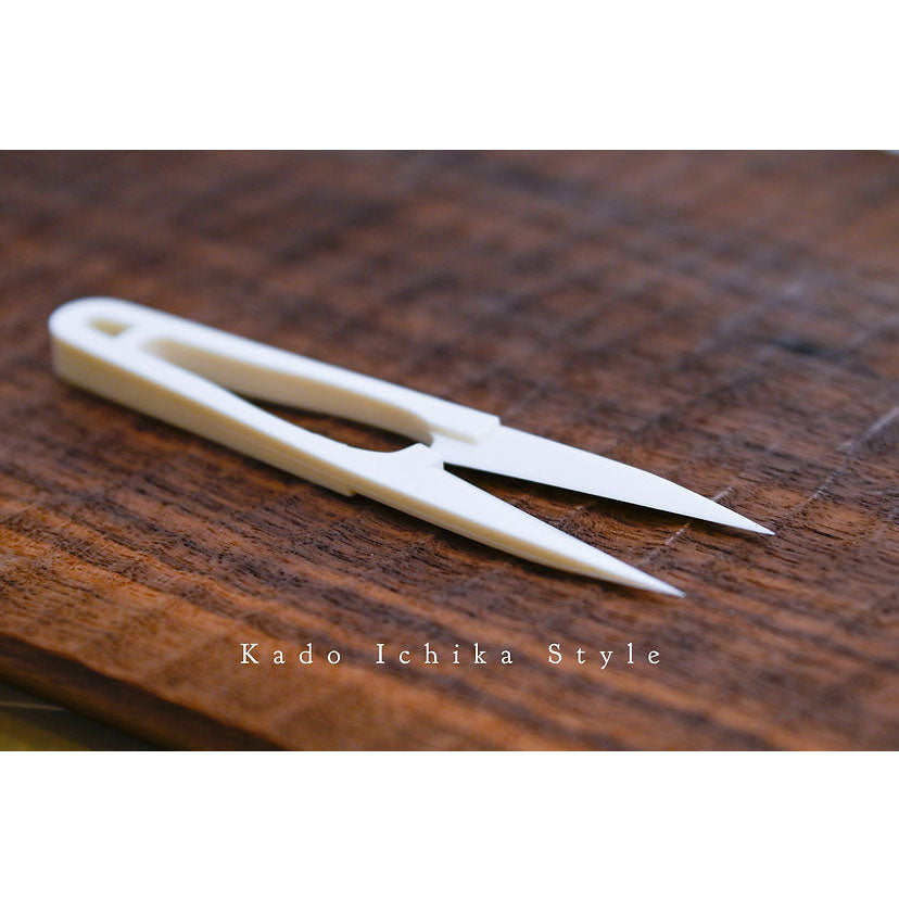 KADO ICHIKA Plastic Wagashi Scissors 樹脂製製菓鋏 - Canadian Distribution - Ships Free Within Canada on Orders Above CAD $199