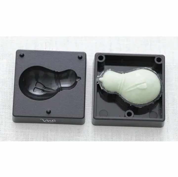 MACHIKO CHIBA Japanese Sweets Mould Set, Leaf Nerikiri - Canadian Distribution - Ships Free Within Canada on Orders Above CAD $199