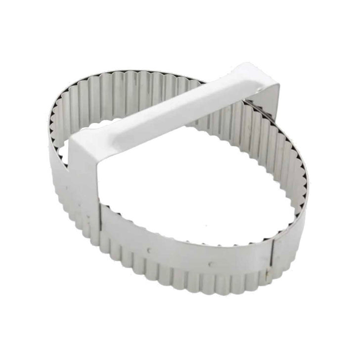 MATFER BOURGEAT Stainless Steel Turnover Cutter with Handle, 6 3/4" - Canadian Distribution - Ships Free Within Canada on Orders Above CAD $199