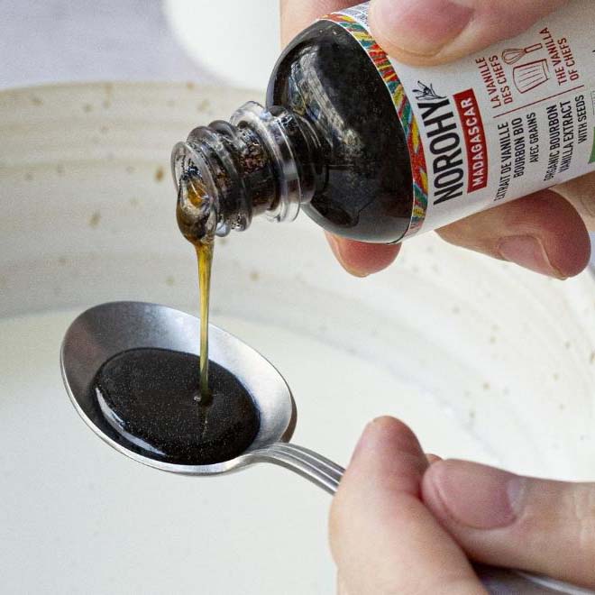 NOROHY Organic Madagascar Vanilla Extract with Seeds, 50ml - Canadian Distribution - Ships Free Within Canada on Orders Above CAD $199