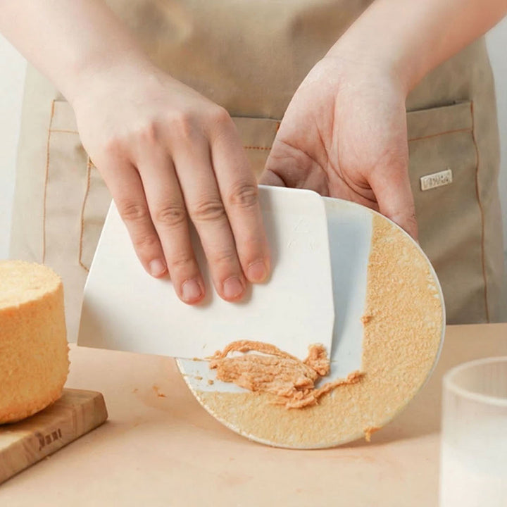 SANNENG Antibacterial PP Dough Scraper (Hard/Rigid), 133 × 95 mm - Canadian Distribution - Ships Free Within Canada on Orders Above CAD $199