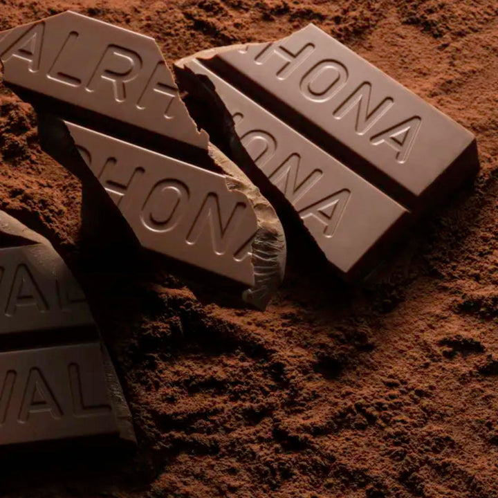 VALRHONA Amatika 46% – Vegan Milk Chocolate Block (3kg) - 3kg